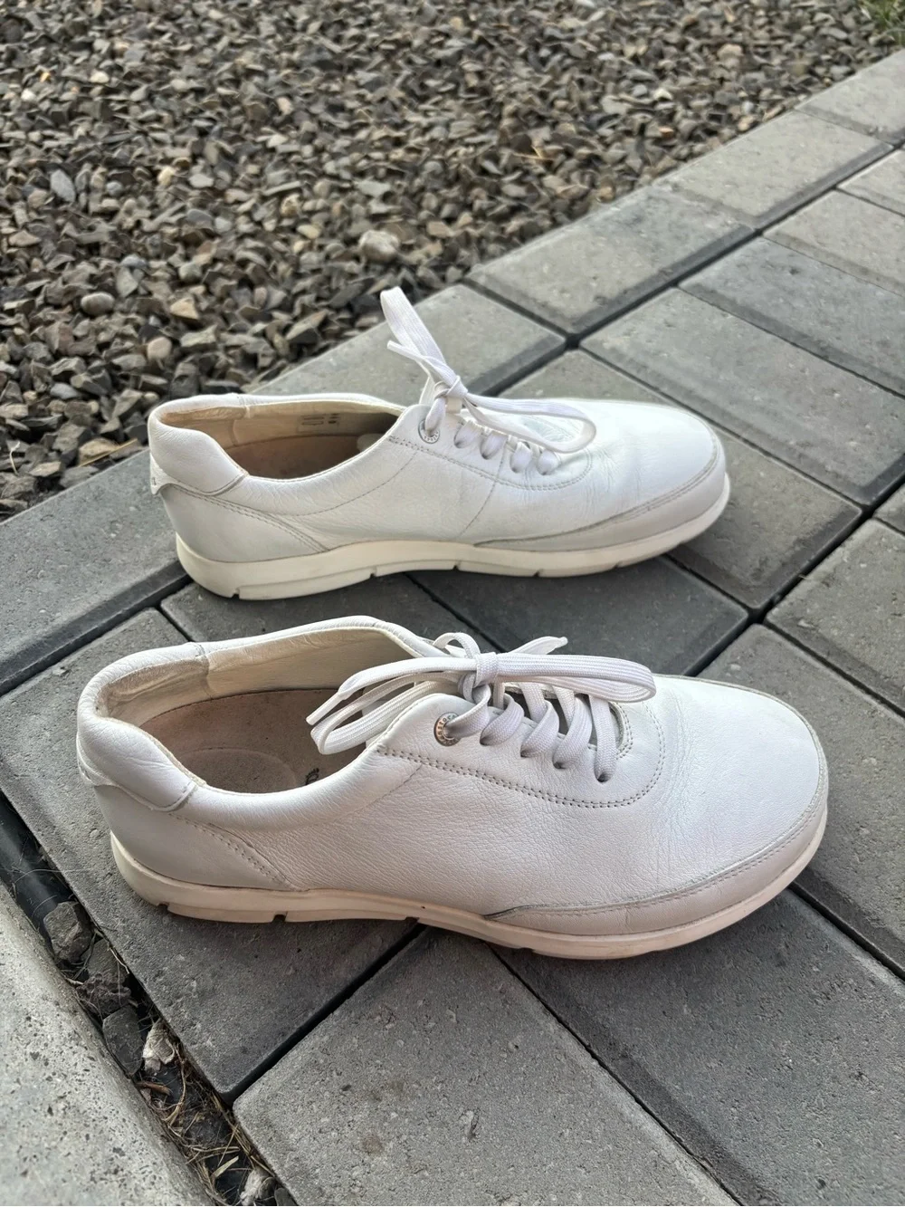 Birkenstock Bend Low Top White Pebbled Leather Lace Up Sneakers Size 39